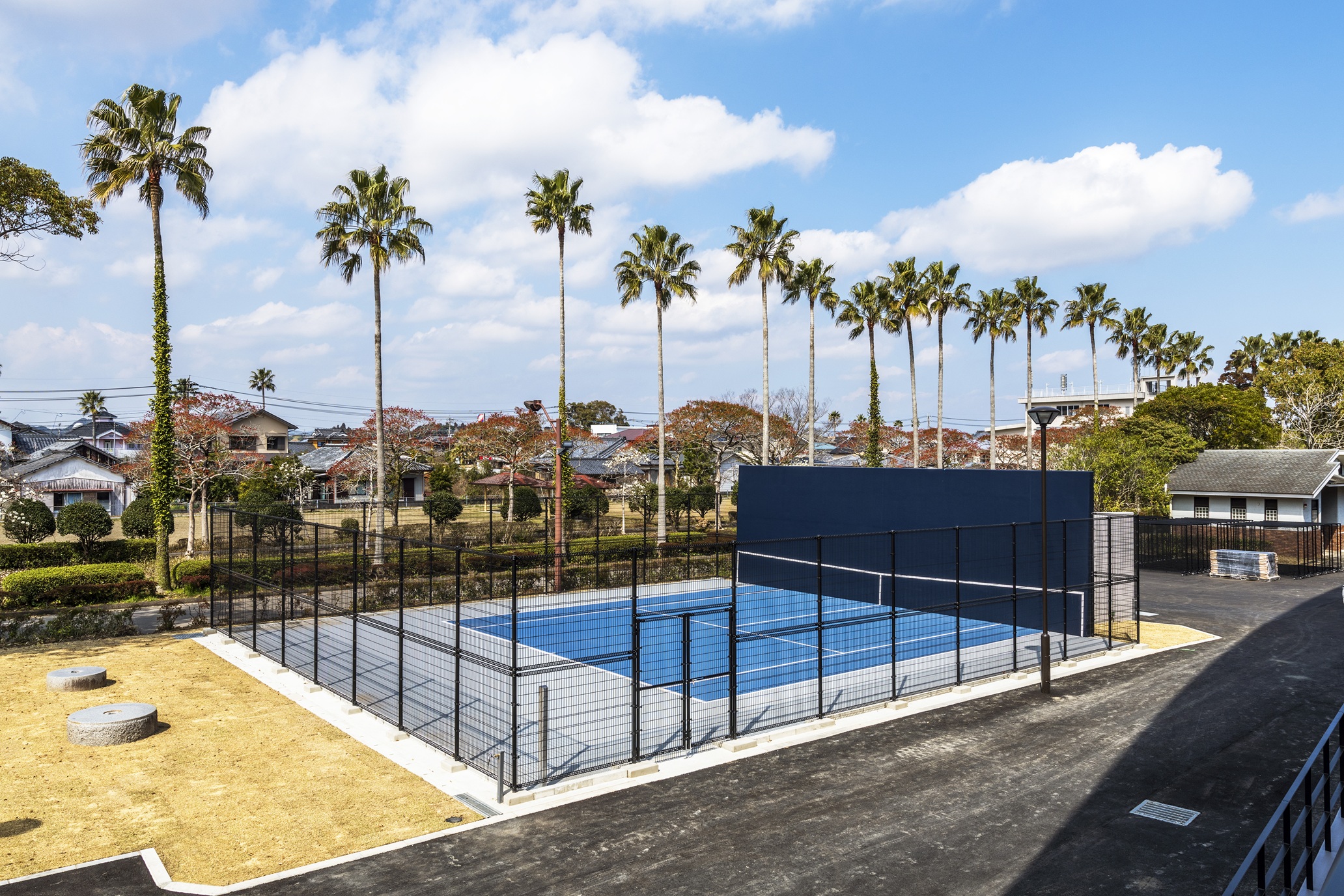 ひなた宮崎県総合運動公園庭球場管理棟